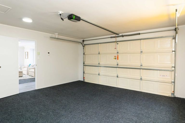 Photo of property in 5 Greta Banks Place, Wattle Downs, Auckland, 2103