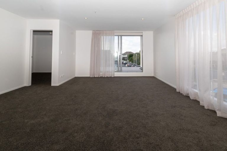 Photo of property in Bella Vista, 1g/84 Gunner Drive, Te Atatu Peninsula, Auckland, 0610