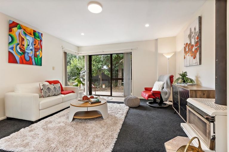 Photo of property in 3 Fielding Crescent, Farm Cove, Auckland, 2012