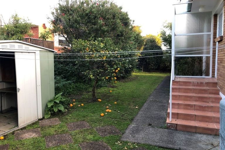 Photo of property in 2/43 Northumberland Avenue, Belmont, Auckland, 0622