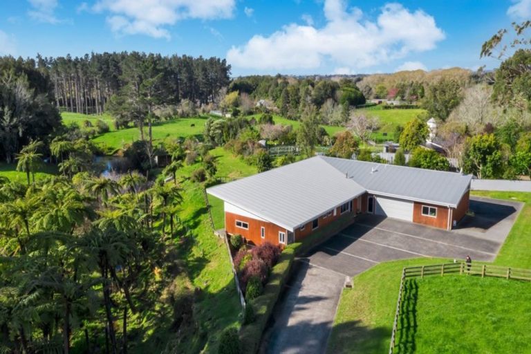 Photo of property in 483 Corbett Road, Lepperton, New Plymouth, 4373