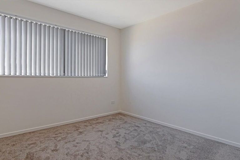 Photo of property in 1/3238 Great North Road, New Lynn, Auckland, 0600