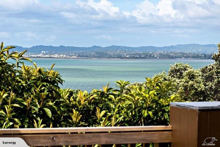 Photo of property in 32 Valhalla Drive, Beach Haven, Auckland, 0626