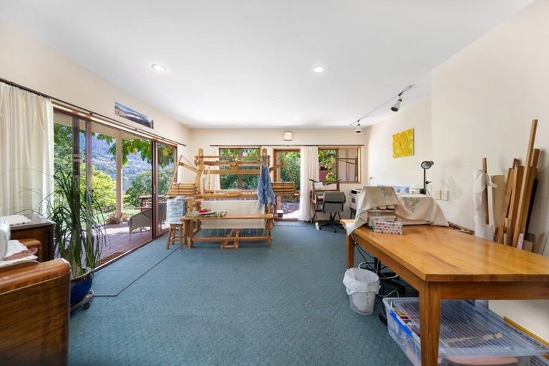Photo of property in 599 Peninsula Road, Kelvin Heights, Queenstown, 9300