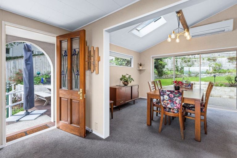 Photo of property in 8 Denholm Road, Hospital Hill, Napier, 4110