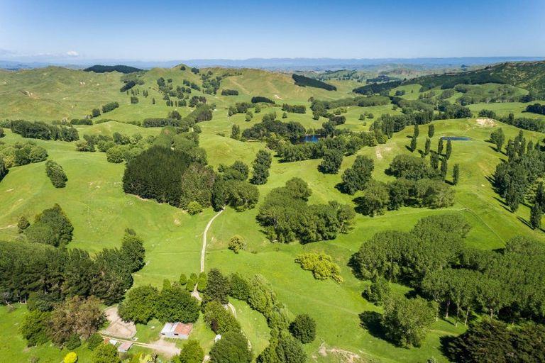 Photo of property in 2412 Kahuranaki Road, Elsthorpe, Havelock North, 4295