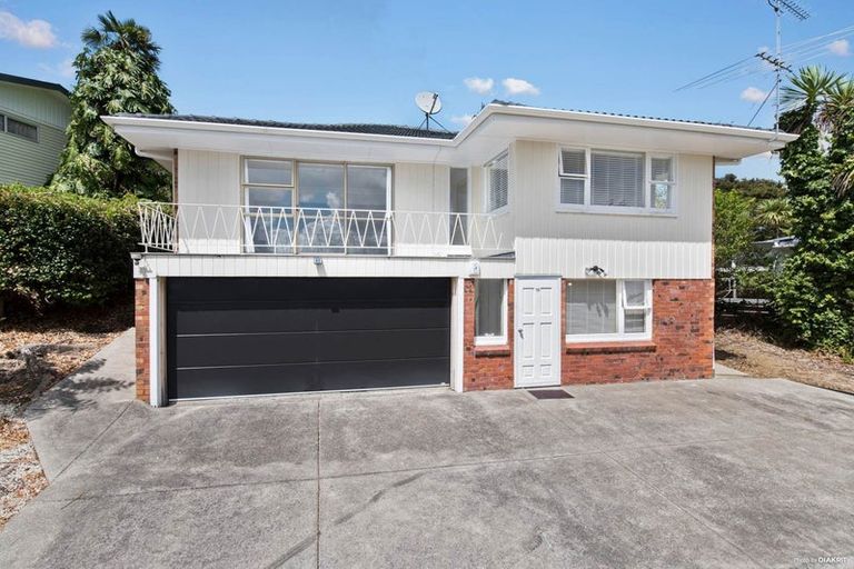 Photo of property in 19 Shanaway Rise, Hillcrest, Auckland, 0627