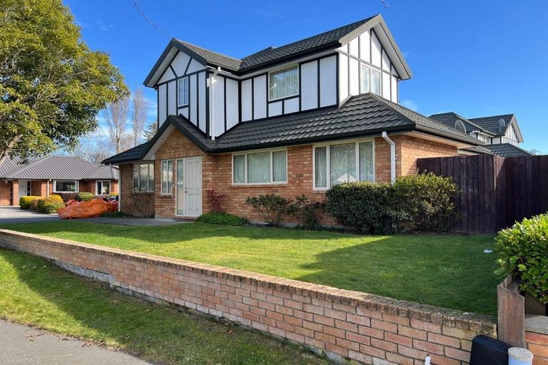 Photo of property in 49 Chesterfield Mews, Russley, Christchurch, 8042