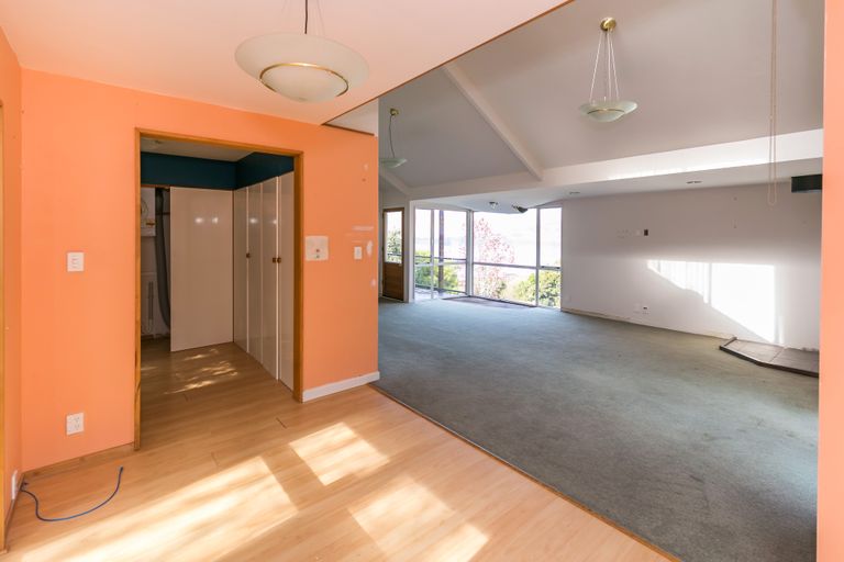 Photo of property in 54 Voelas Road, Lyttelton, 8082