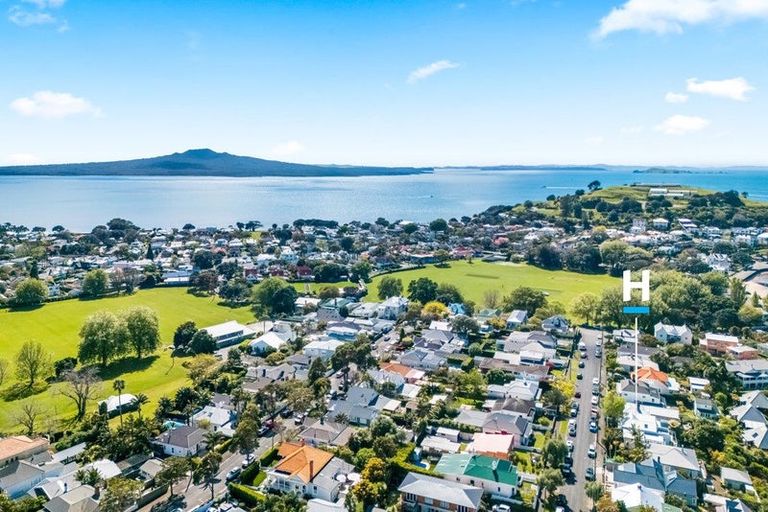 Photo of property in 14 Domain Street, Devonport, Auckland, 0624