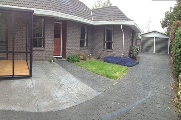 Photo of property in 48 Bellingham Place, Avonhead, Christchurch, 8042