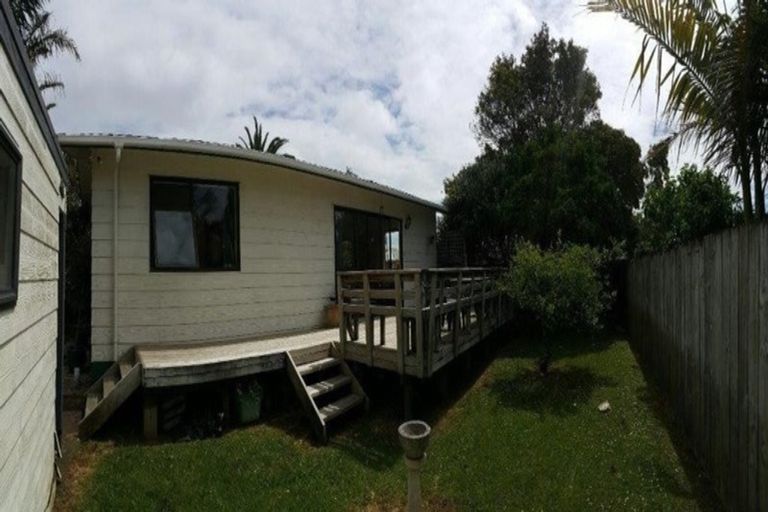 Photo of property in 12a Tamaki Bay Drive, Pakuranga, Auckland, 2010