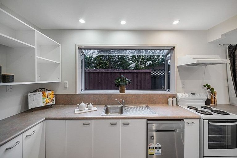 Photo of property in 12a Genista Place, Parklands, Christchurch, 8083