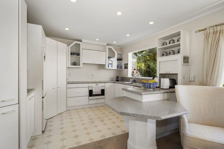 Photo of property in 4/378 Evans Bay Parade, Hataitai, Wellington, 6021