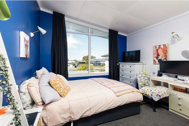 Photo of property in 50 Rhodes Street, Waimate, 7924