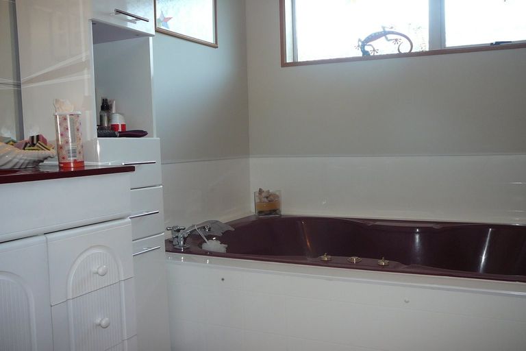 Photo of property in 18 Kenmare Street, Alexandra, 9320