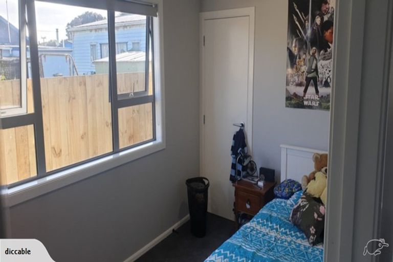 Photo of property in 3 Kamahi Street, Castlecliff, Whanganui, 4501