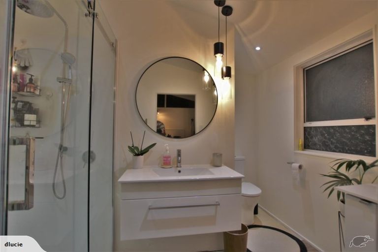 Photo of property in 1/2 Finlow Drive, Te Atatu South, Auckland, 0610