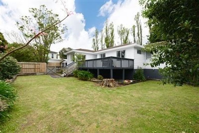 Photo of property in 48 Borich Road, Sunnyvale, Auckland, 0612