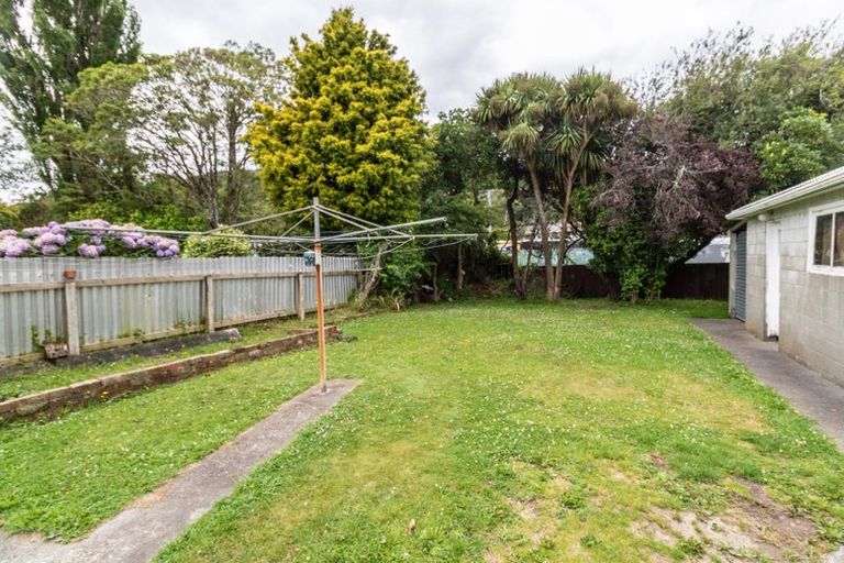 Photo of property in 10 Petherick Street, Taita, Lower Hutt, 5011