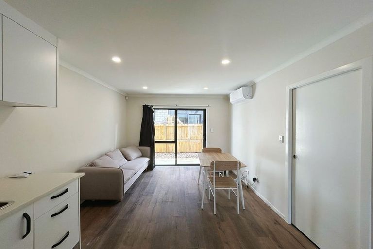 Photo of property in 2/26 May Street, Hamilton East, Hamilton, 3216