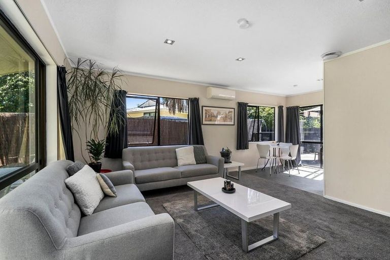 Photo of property in 17a Wairere Grove, Paraparaumu, 5032