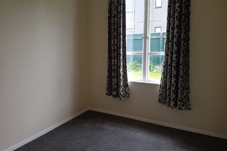 Photo of property in 2/62 Cuba Street, Petone, Lower Hutt, 5012