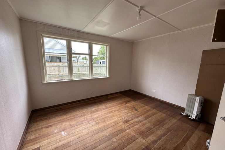 Photo of property in 18 Egmont Street, Kaponga, Hawera, 4679