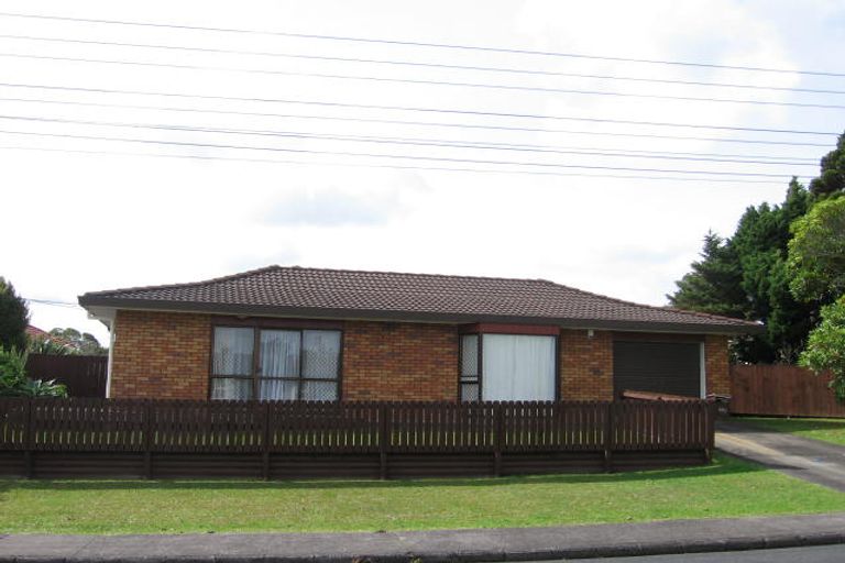 Photo of property in 17 Vera Road, Te Atatu South, Auckland, 0610