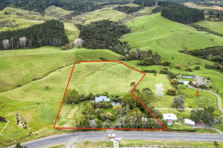 Photo of property in 100 Upper Orewa Road, Wainui, Silverdale, 0992