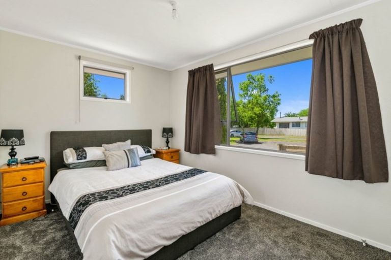 Photo of property in 8 Luke Place, Fairy Springs, Rotorua, 3015