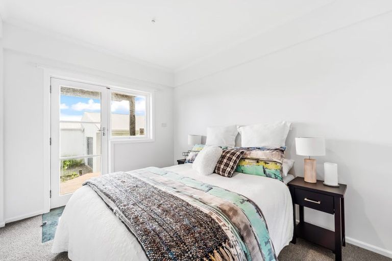 Photo of property in 1006 Whangaparaoa Road, Tindalls Beach, Whangaparaoa, 0930