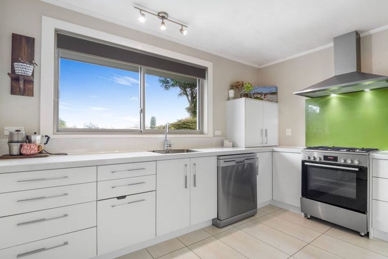 Photo of property in 5 Darroch Street, Fairy Springs, Rotorua, 3015