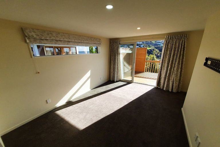 Photo of property in 42 Moncks Spur Road, Redcliffs, Christchurch, 8081