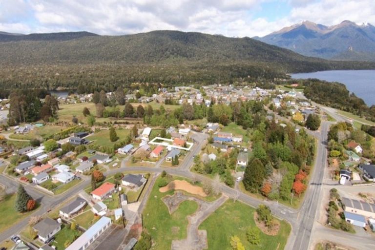 Photo of property in 42 Westmere Place, Manapouri, 9679