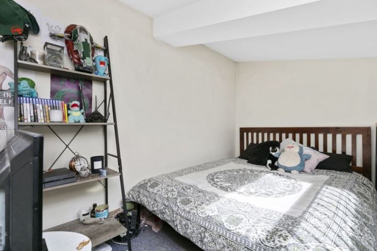 Photo of property in 2/5 Hopper Street, Mount Cook, Wellington, 6011