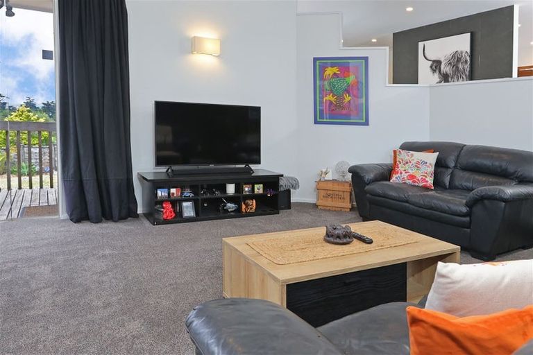 Photo of property in 62 Vintage Drive, Henderson, Auckland, 0612