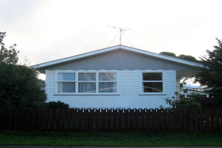 Photo of property in 41 Walton Road, Paraparaumu Beach, Paraparaumu, 5032