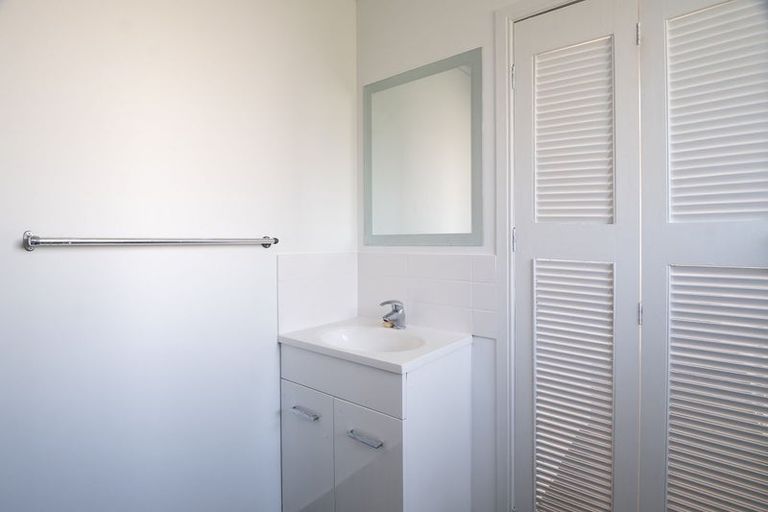 Photo of property in 2/8 James Road, Manurewa, Auckland, 2102
