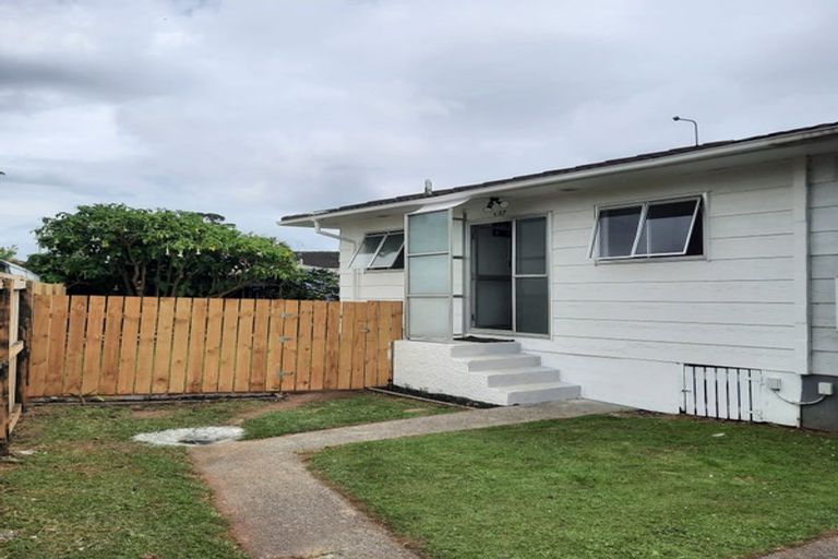 Photo of property in 2/27 Mon Desir Place, Manurewa, Auckland, 2102