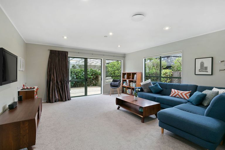 Photo of property in 8 Lingard Grove, Brooklyn, Wellington, 6021