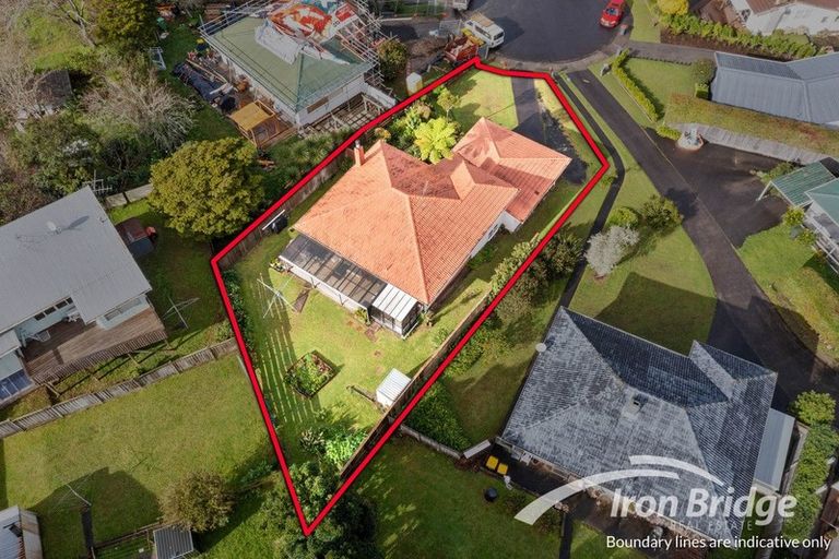 Photo of property in 9 Philip Place, Hillcrest, Auckland, 0627