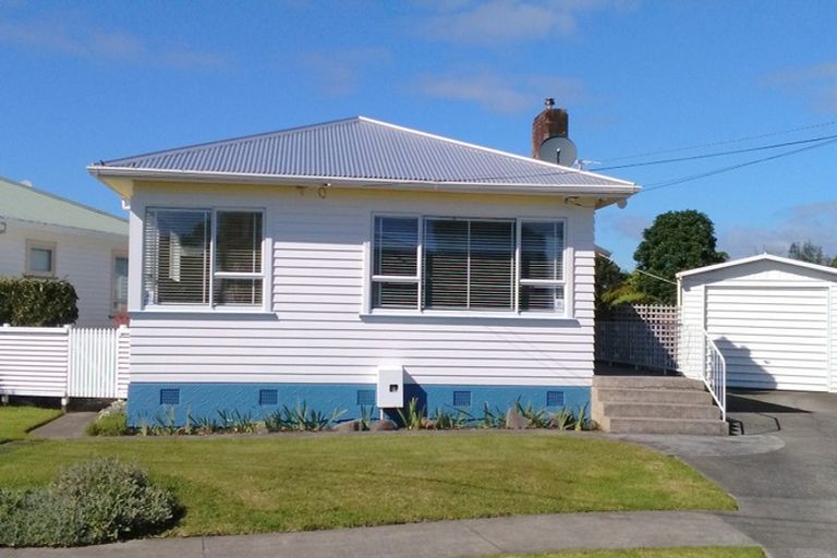Photo of property in 7 Margaret Place, Merrilands, New Plymouth, 4312