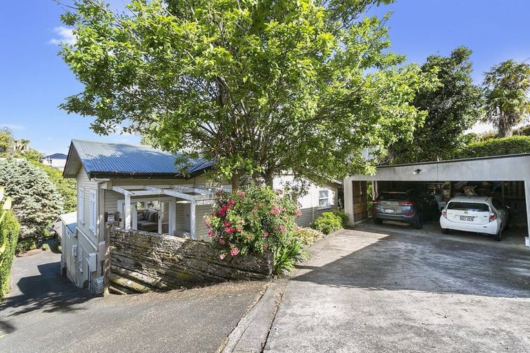 Photo of property in 36 Comins Crescent, Mission Bay, Auckland, 1071