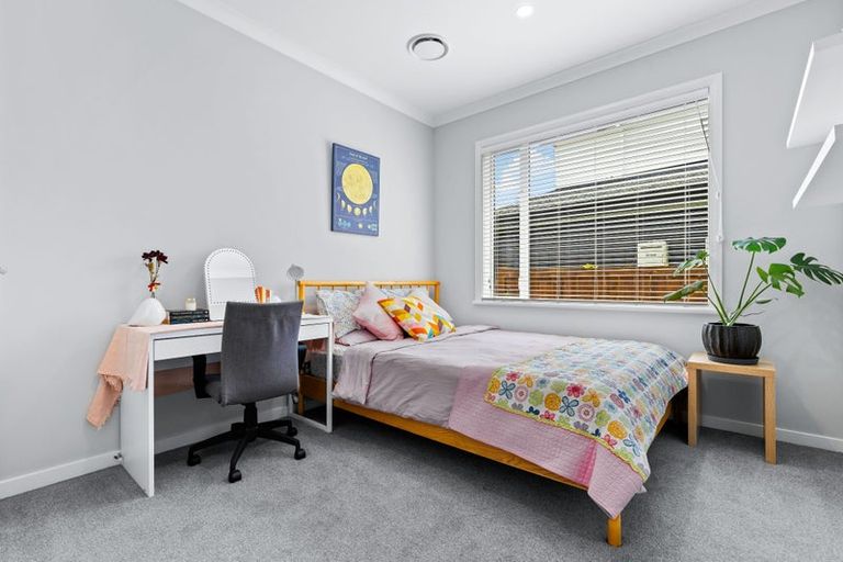 Photo of property in 10 Pekanga Road, Orewa, 0931