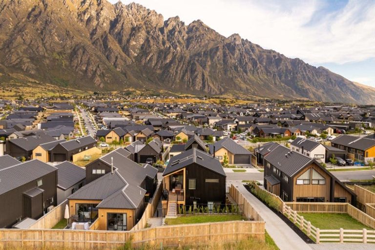 Photo of property in 18 Grain Close, Jacks Point, 9371