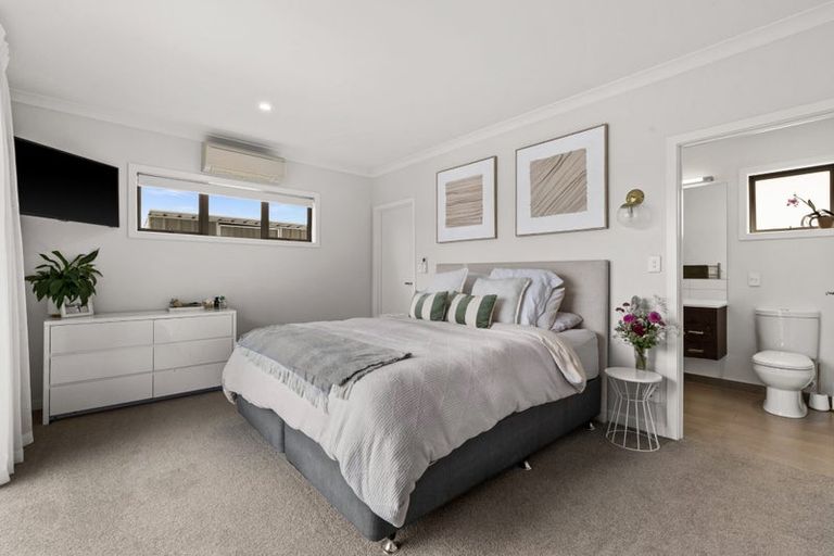 Photo of property in 25 Rakaia Way, Poraiti, Napier, 4112