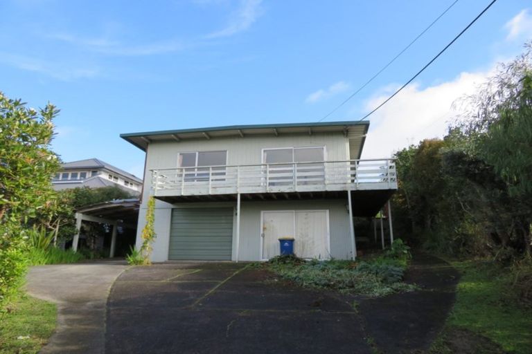 Photo of property in 8 Beacon Avenue, Campbells Bay, Auckland, 0630
