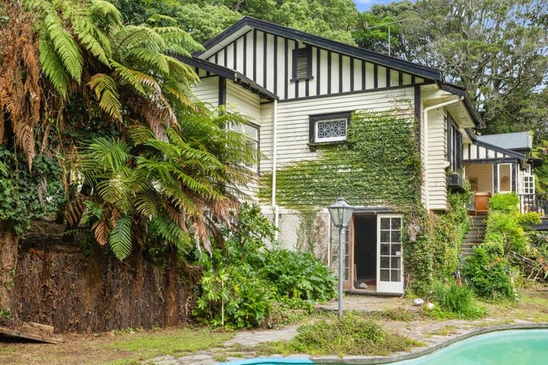 Photo of property in 353 Devon Street West, Lynmouth, New Plymouth, 4310