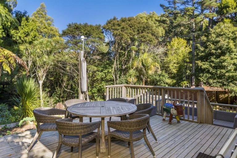Photo of property in 804 West Coast Road, Oratia, Auckland, 0604